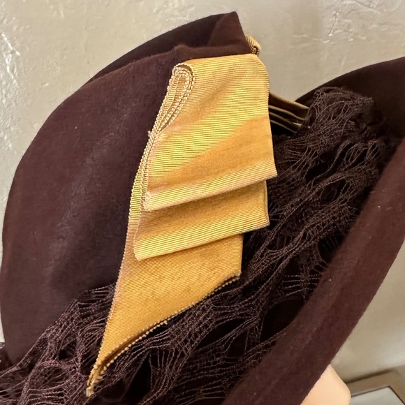 AMAZING 1940s\' BROWN FELT WIDE BRIM HAT + GOLD GROSGRAIN BOWS + THICK VEIL main image 13